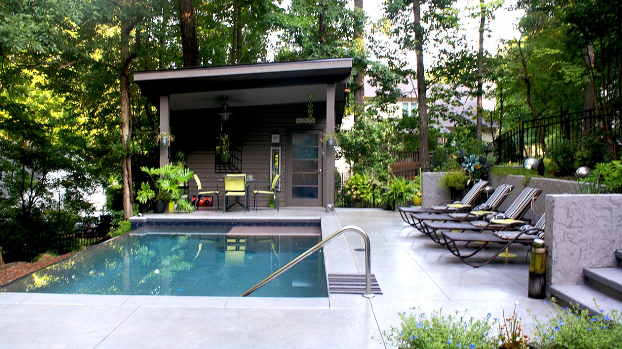 Contemporary Infinity Edge Plunge Pool With Cabana