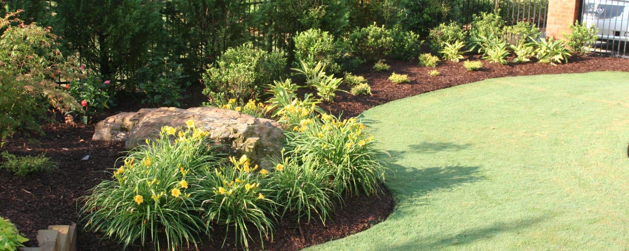 outdoor landscaping designs