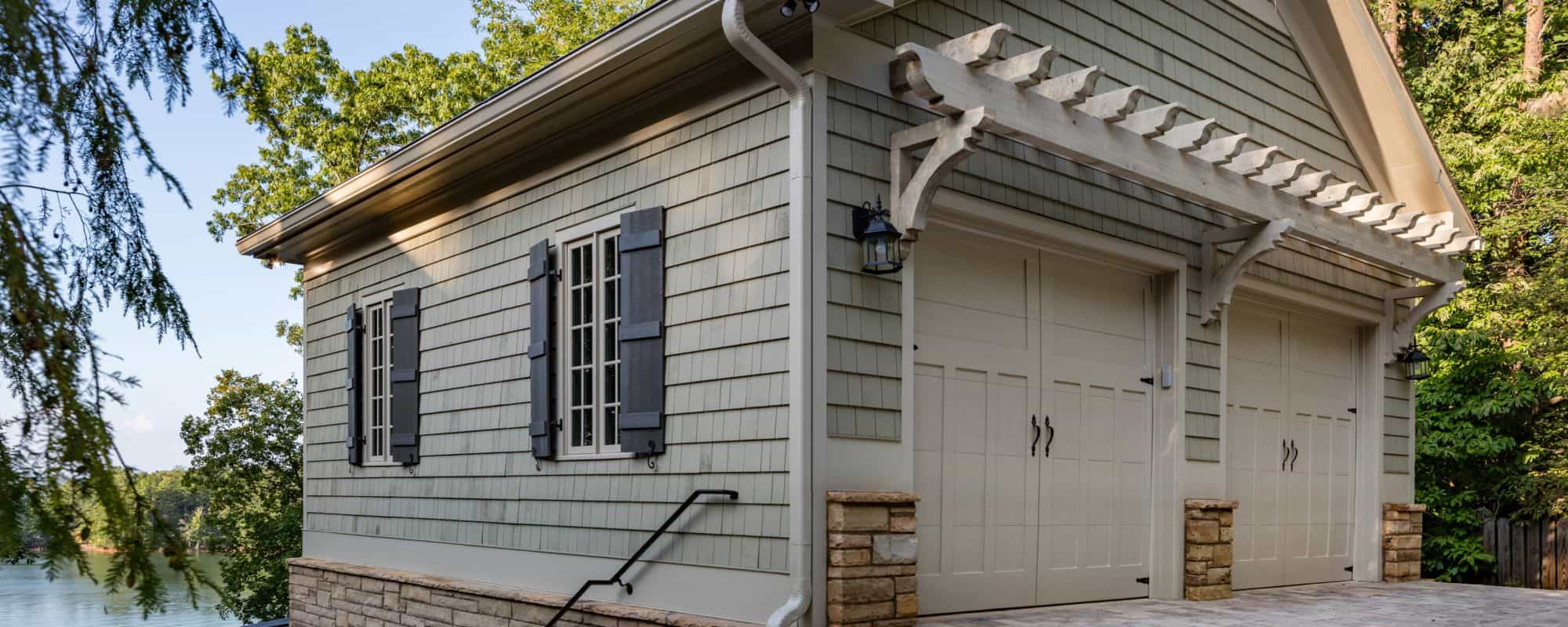 Double garage lake house property